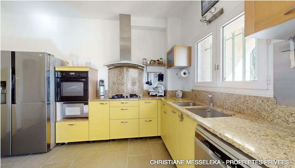 Villa avec vue panoramique sur le golf - 197 m² de surfaces utiles - Piscine et vaste sous-sol