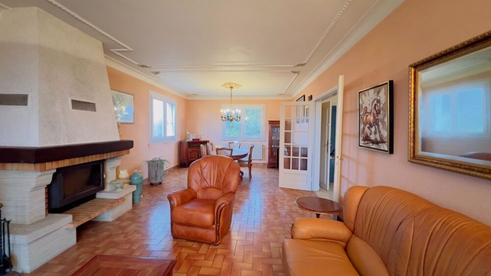 Vente Maison BRIEC (29) – Maison T6 à vendre 156 m² habitables – 242 m² utiles Sous-sol intégral Terrain de 1 547 m² Briec