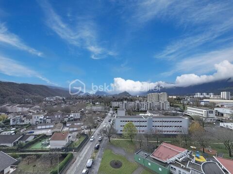   T3 au 9eme et  Dernier tage sur la commune de Pont de Claix  Vue Dgage  Rsidence Ferme Appartement - 3 pice(s) - 60 m