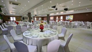  Immeuble � vendre 15 + pi�ces 1900 m�