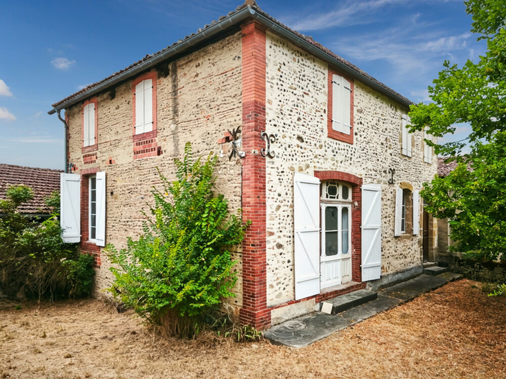Dpt Gers (32), à vendre SAINT MONT Maison ancienne T4 de 160 m² habitables en plain pied + grenier aménageable + grange attenant