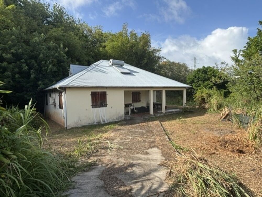 Vente Villa Maison à vendre 4 pièces LE ROBERT (972), petite vue mer !!! Le robert