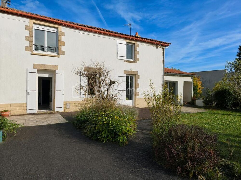 DOUBLE MAISON  DÉPENDANCES  TERRAIN CONSTRUCTIBLE À 15 MIN DES HERBIERS