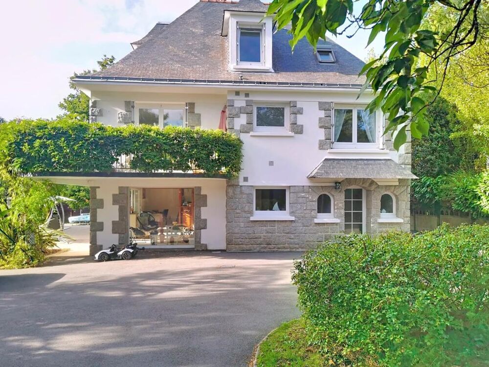 Maison de 195m² avec piscine et jardin à St-Nicolas
