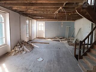  Immeuble à vendre 15 + pièces 330 m²