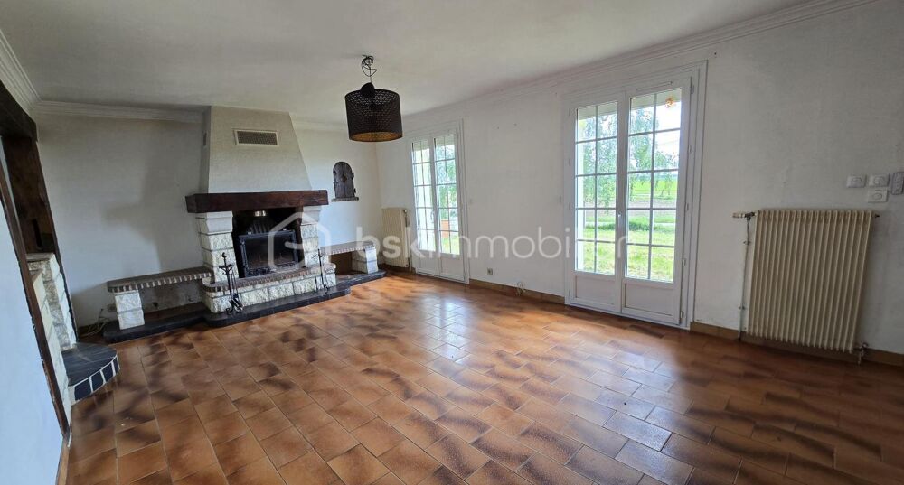 'Beau potentiel pour cette maison familiale de 4 chambres avec grand jardin'