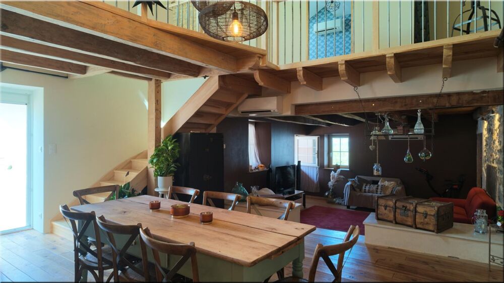 Maison à vendre 4 pièces FRANGY (74) entièrement restaurée avec jardin plat de 900 m² et vue panoramique sur le Vuache