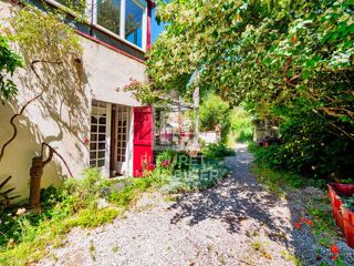  Maison  vendre 10 pices 270 m