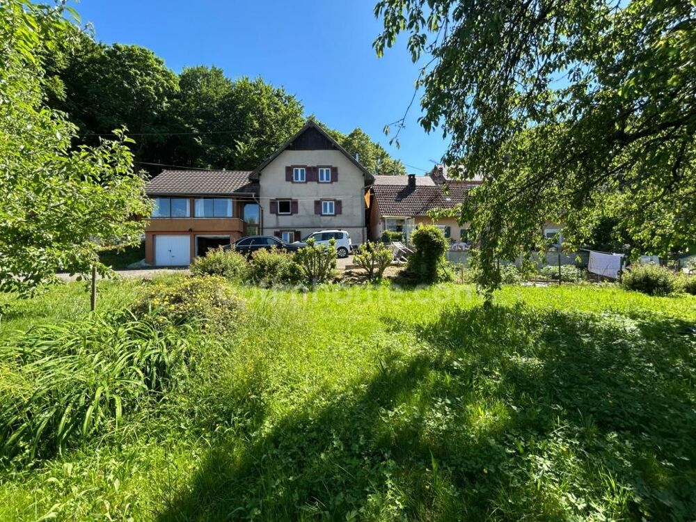 Vente Maison VIEUX-FERRETTE, propriété composé de 2maisons, dont une louée, sur 17.37ares. Enorme potentiel. Emplacement magnifique! Vieux ferrette