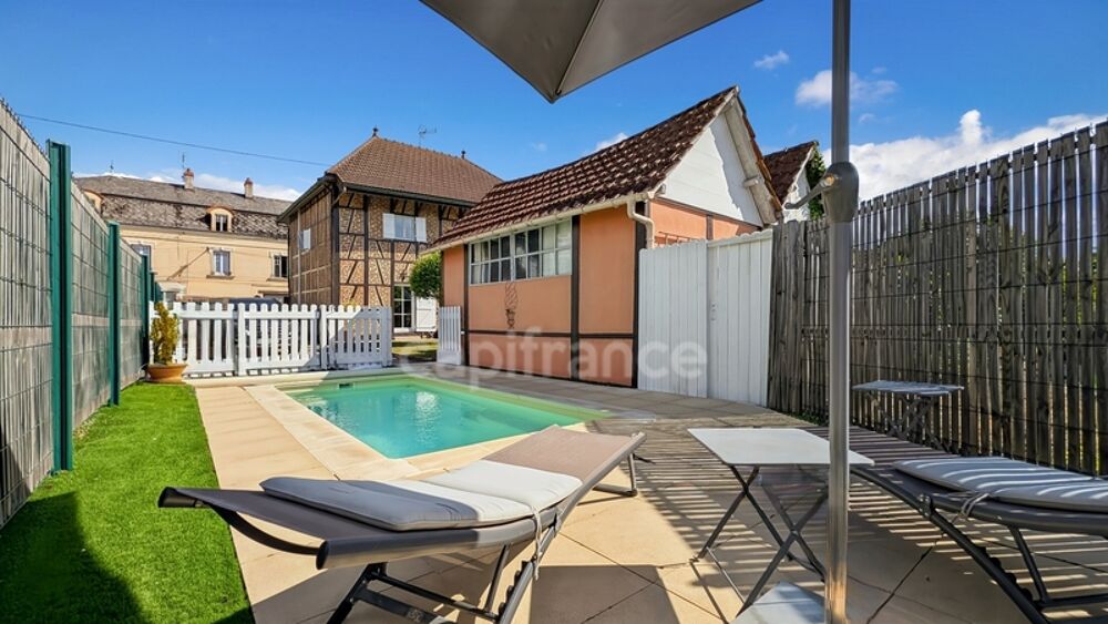 Vente Maison Maison de charme à Colombages de 184.67 m² à vendre 8 pièces SAINT GERMAIN DU BOIS (71) terrain de 443 m² piscine ! Saint germain du bois