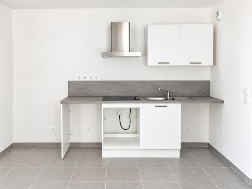 Location Appartement Apaprtement T3 avec balcon et parkings à ROQUEBRUNE SUR AGENS Roquebrune sur argens
