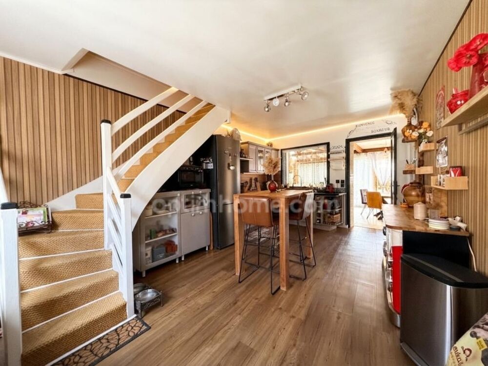 ? CHAMARANDE  COUP DE COEUR pour cette maison atypique 109 M² avec chalet et jardin de 860 m²