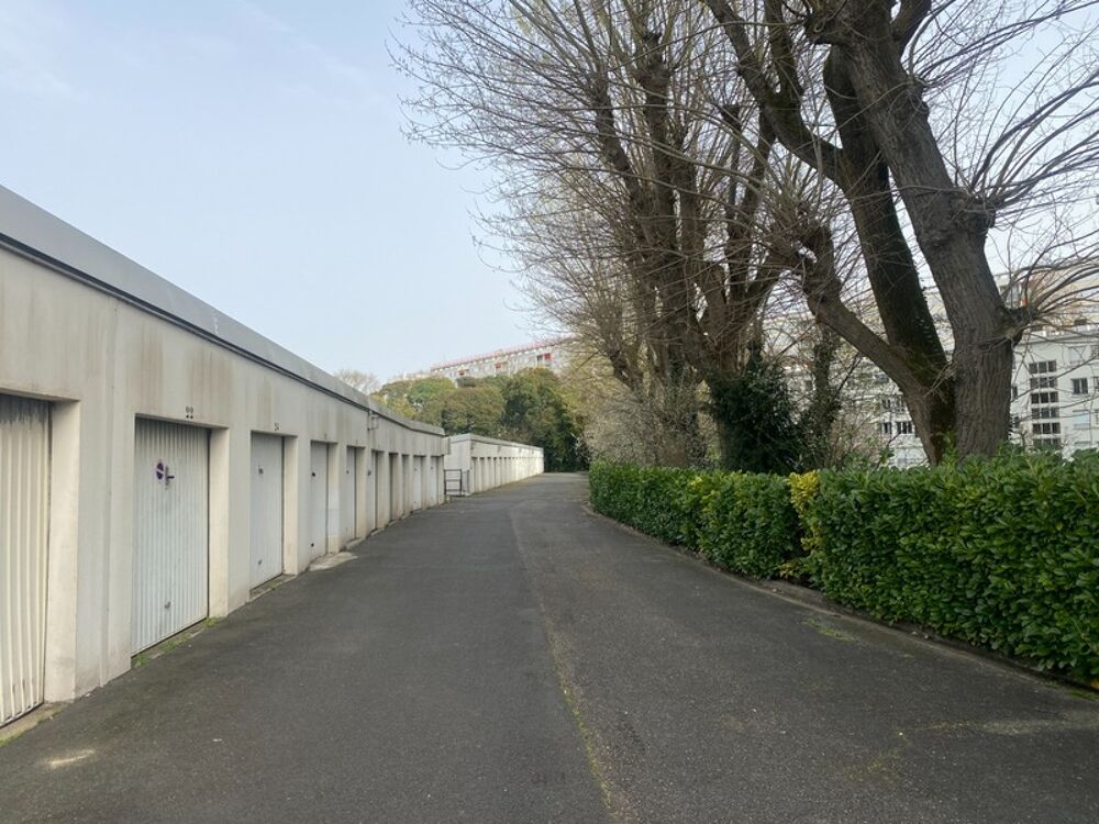 Vente Parking/Garage Garage fermé à vendre – Résidence Tivoli – Rue Camille Godard Bordeaux