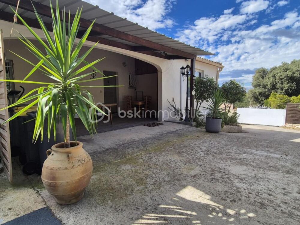 Villa de plain-pied & 3 studios indépendants  Un domaine qui s'autofinance