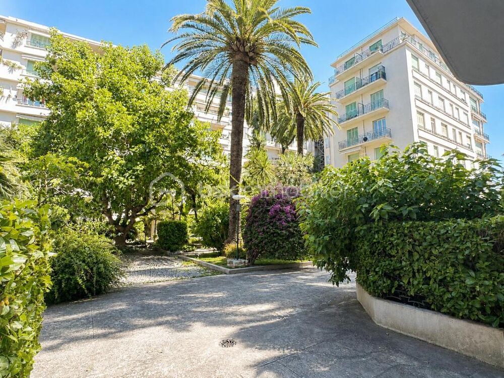 Vente Appartement Promenade des Anglais grand studio au calme sur jardins Nice