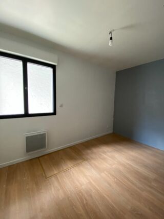  Appartement à louer 3 pièces 70 m²