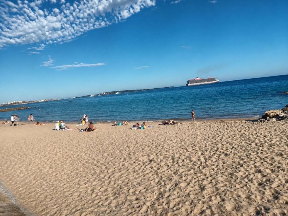 Appartement 2 pièces de 28 m² situé a Cannes front de mer