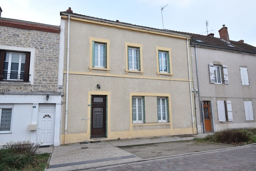Maison 7 pièces 163 m² · à Genelard · 163 m² · 119 000 €