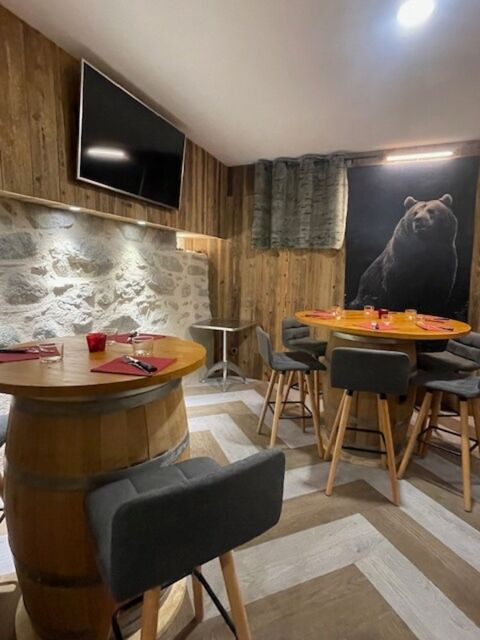 Fonds de commerce à vendre CAUTERETS (65) 245000 65110 Cauterets