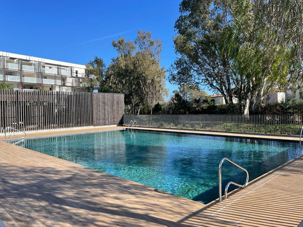 Vente Appartement Plage, Nature et Piscine - T2 récent + parking - Hyères (83400) Hyeres