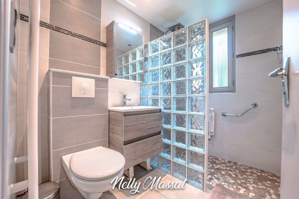 Vente Maison Maison à vendre 11 pièces LA RAVOIRE (73) - 236 M2 La ravoire