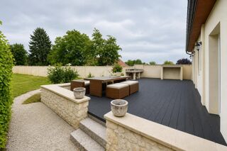  Propriété/château à vendre 5 pièces 100 m²