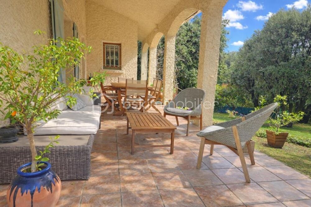 Vente Propriété/Château Maison familiale avec piscine et dépendance Saint gely du fesc
