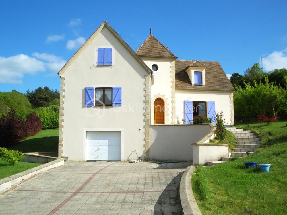 Belle maison familiale avec appartement indépendant et piscine, à 10 min au nord de Sens