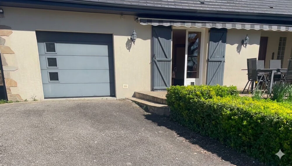 Maison contemporaine à Saint Mathieu avec 1ha arboré avec piscine chauffée et pool house