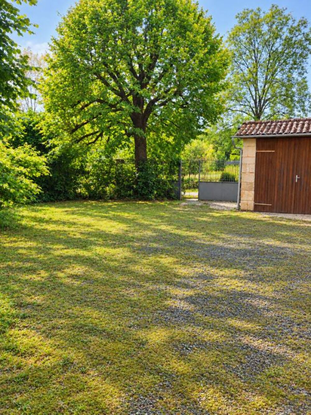 Vente Maison ANCIENNE FERME AVEC DEPENDANCES ET TERRAIN DE 1 HA 900 Eyzerac