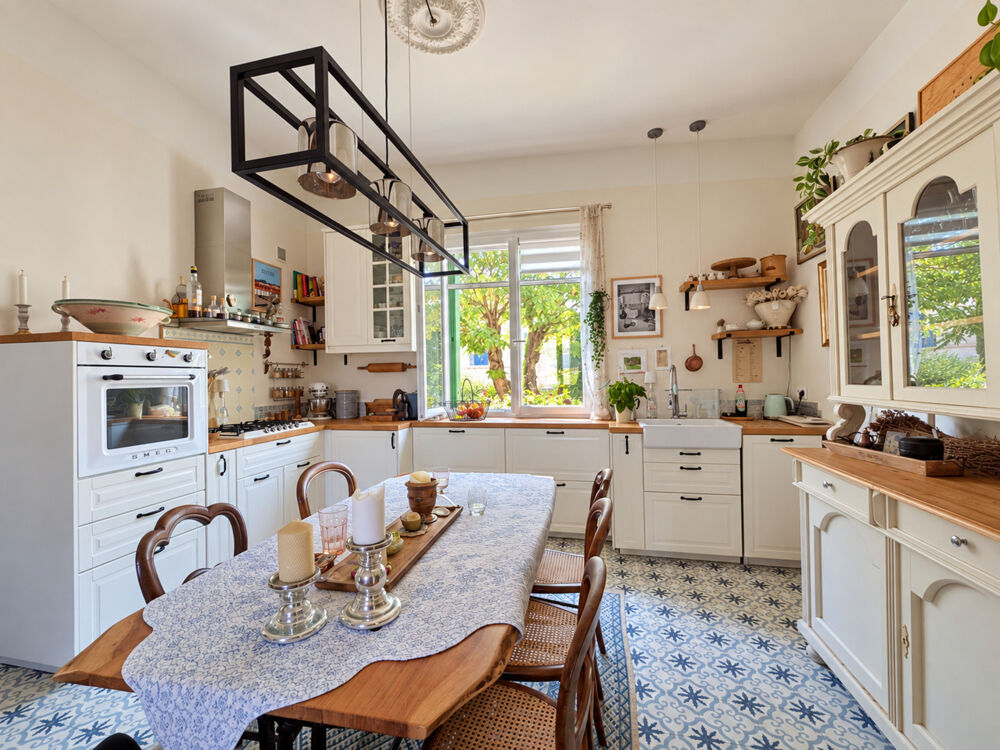 Maison de caractère rénovée de 112 m² avec jardin et stationnement  Villeneuve-lès-Béziers