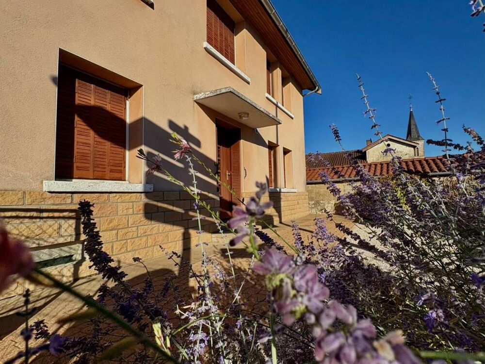 ? Maison de village avec jardin  Au Centre de Cormoz