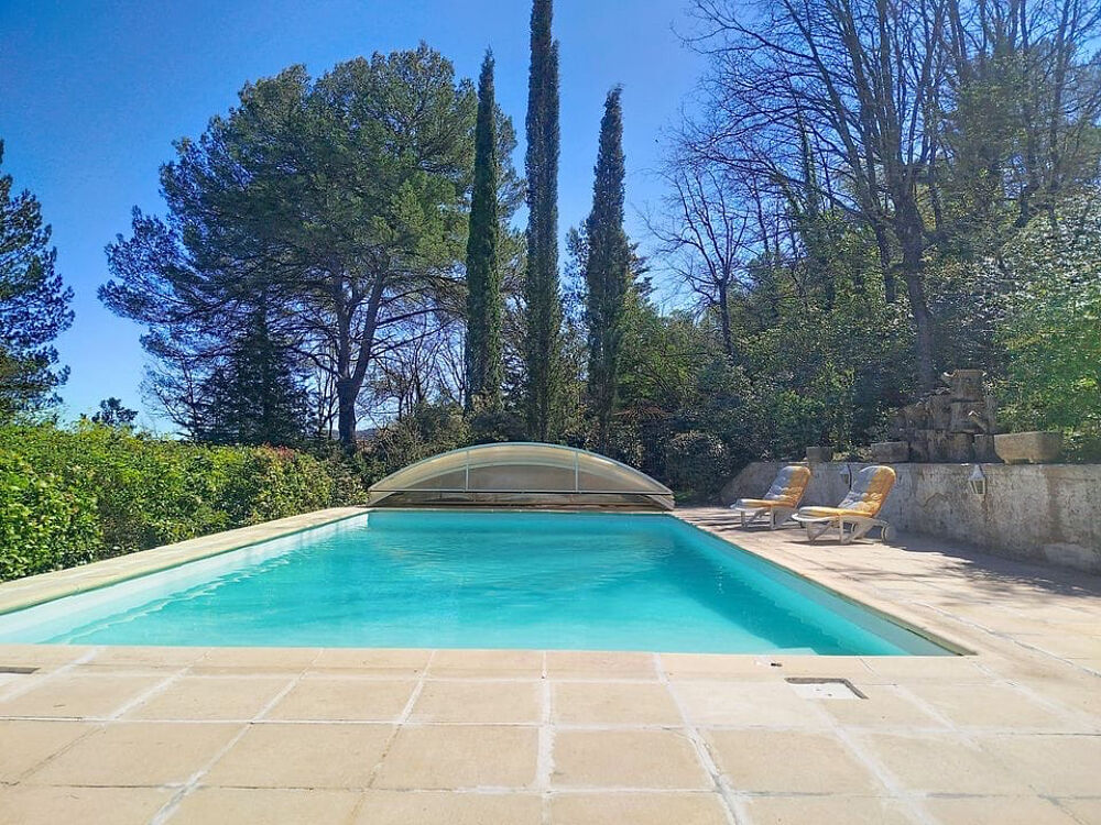 Maison Ponteves 188 m2 avec grande piscine et grand sous sol de 145 m2