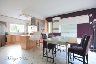  Maison � vendre 6 pi�ces 202 m� Saint remy les chevreuse