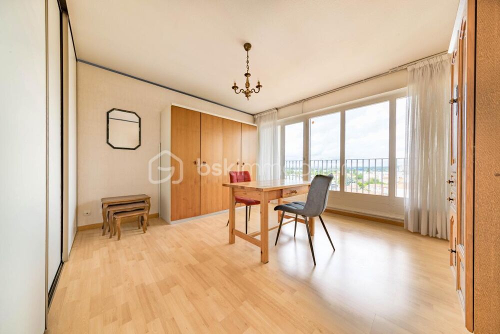 Vente Appartement APPARTEMENT 3 PIECES BALCONS CAVE STATIONNEMENT Metz