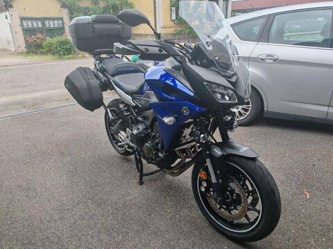 YAMAHA 2017 occasion 67600 Bindernheim
