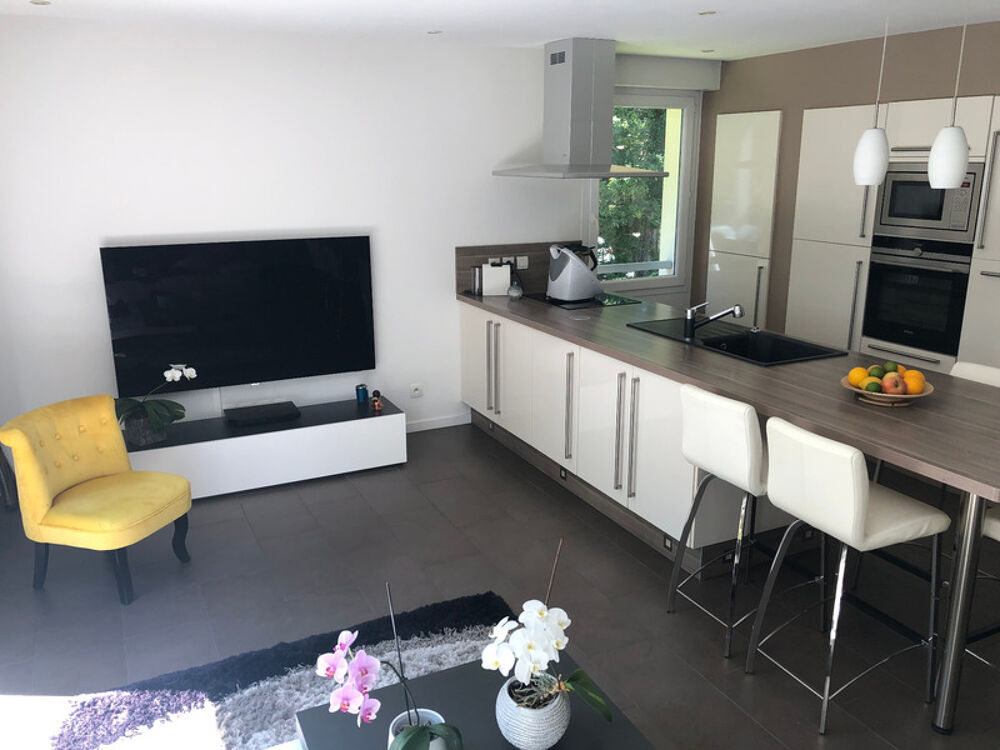T3 lumineux avec terrasse 15 m² + piscine  Brindos proche Biarritz