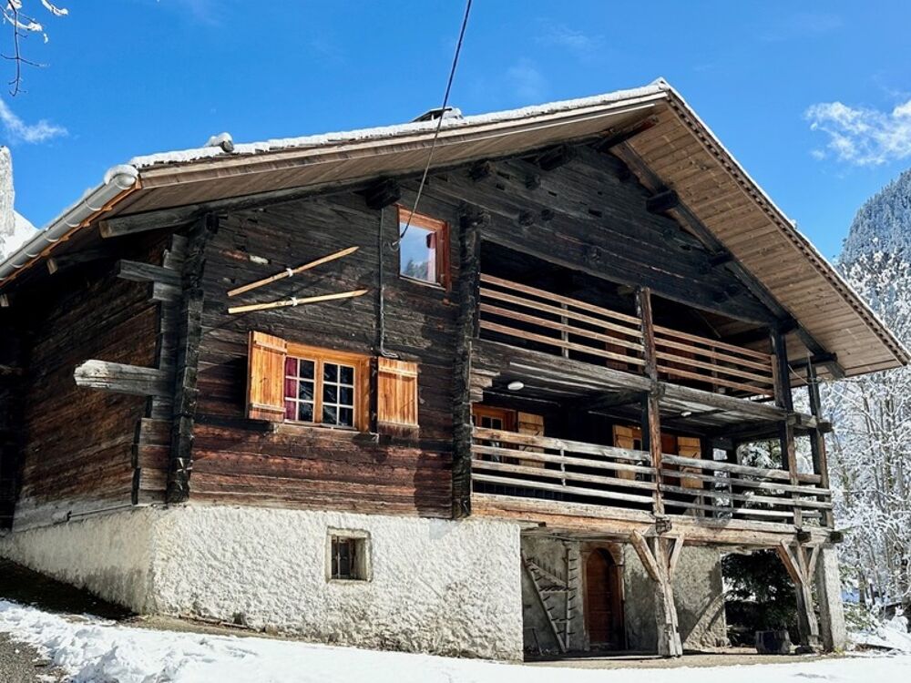 Vente Chalet Dpt Haute Savoie (74),  vendre LA CLUSAZ Chalet de caractre - 3 niveaux - 270 m La clusaz