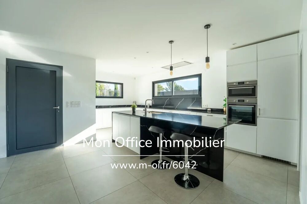 Référence : 6042-DVI - Villa contemporaine de plain-pied à Éguilles 6 pièces - piscine - pool house - garage
