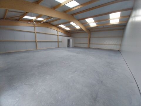   Local de 180 m² neuf à louer 