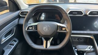 MG.ZS 1.5 L Hybrid+ 197 BVA Luxury 2025 occasion 75014 Paris