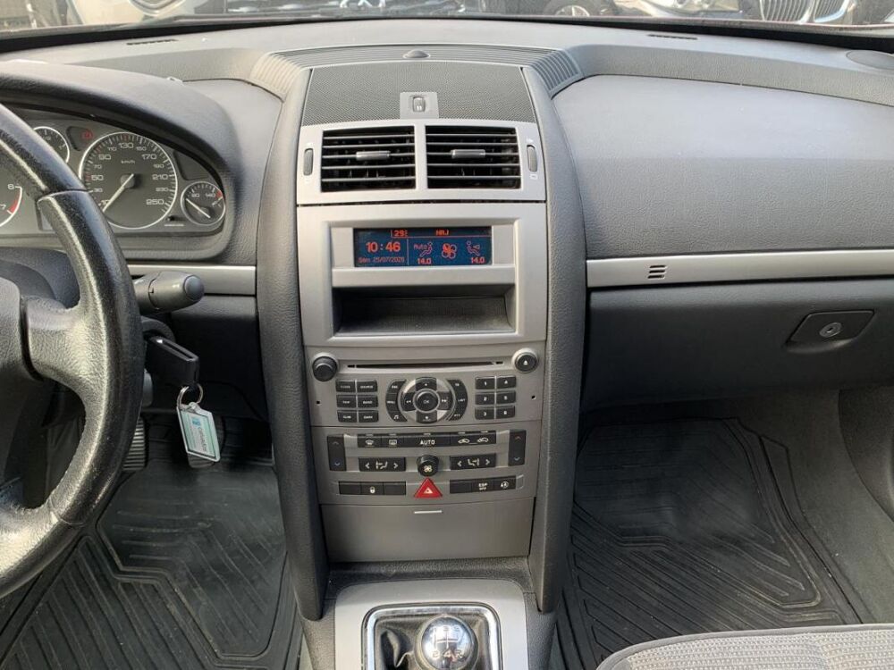 407 1.8e 116 CH Ex&eacute;cutive 2004 occasion 14650 Carpiquet