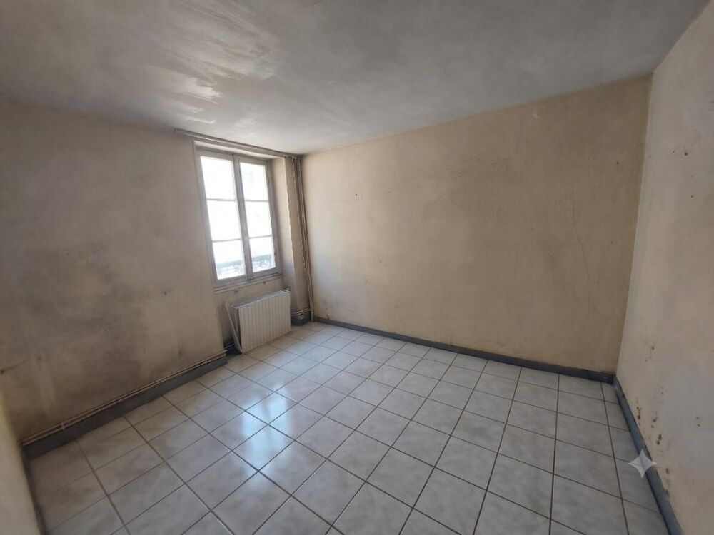 Appartement T2 à rénover  Centre-ville Fontainebleau  Fort potentiel