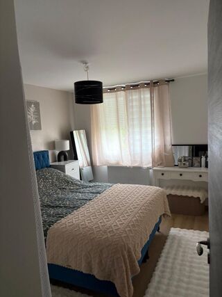 Appartement à louer 4 pièces 74 m²