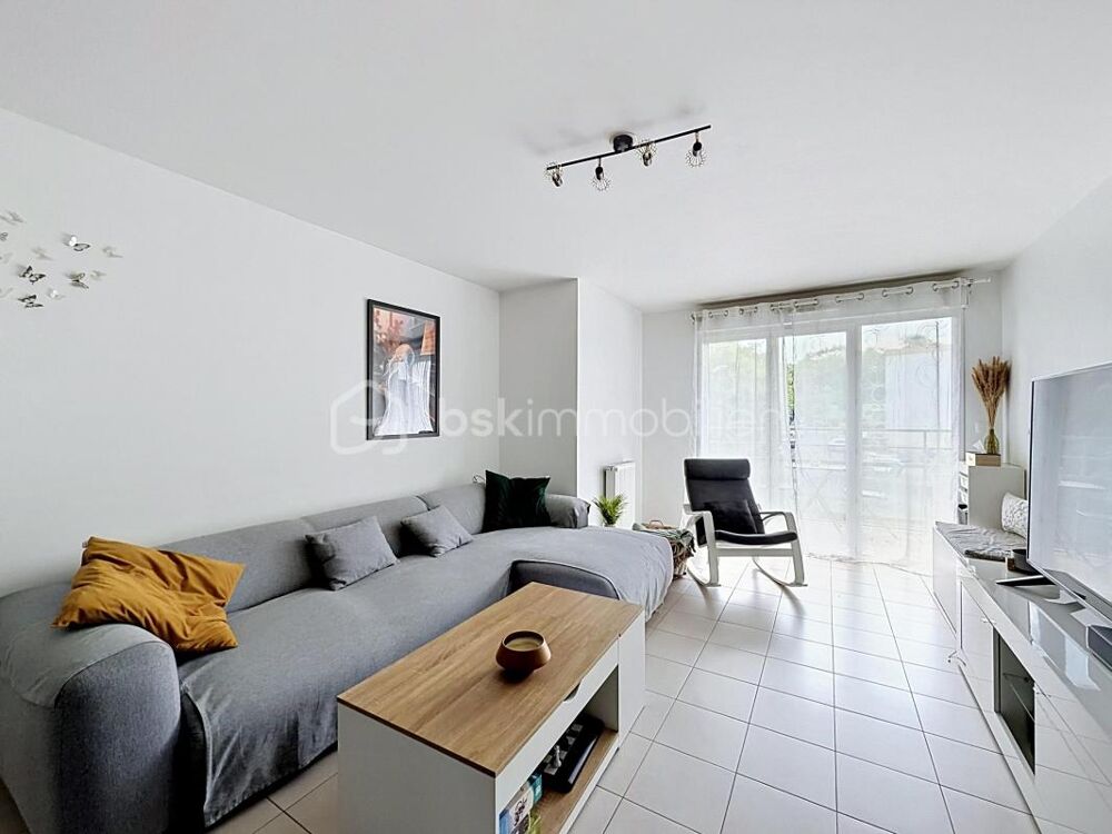 Exclusivité - Bel appartement 3 pièces avec balcon et parking  Lumineux et sans travaux