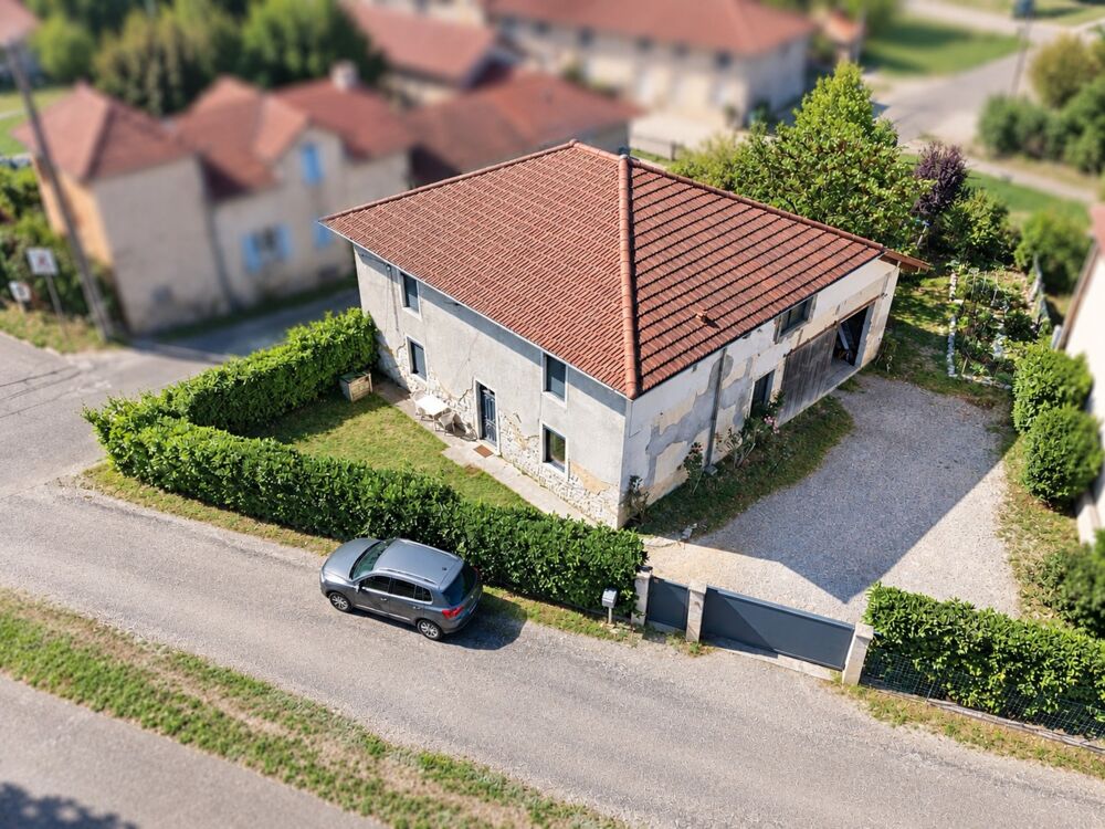 Maison à vendre 5 pièces 162m², terrain 714m² proche centre village d'ATTIGNAT (01)