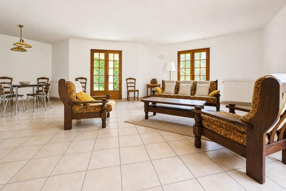 Maison 8 pièces 168 m² · à Sainte Foy de Longas · 168 m² · 330 000 €