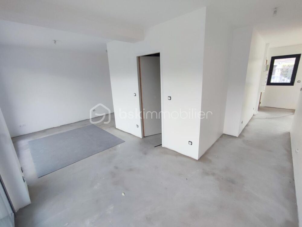   Proche accès N7 - limite ATHIS-MONS Paray vieille poste