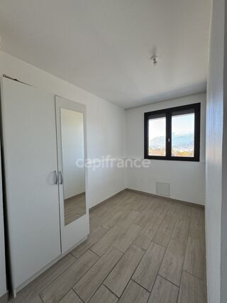  Appartement à louer 4 pièces 69 m²