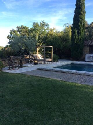  Villa à louer 6 pièces 186 m²